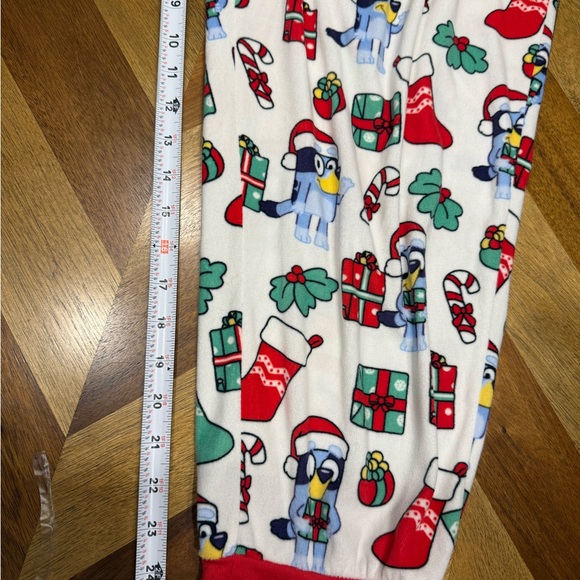 Bluey Holiday Christmas  Women's Pajama Set - Picture 8 of 8